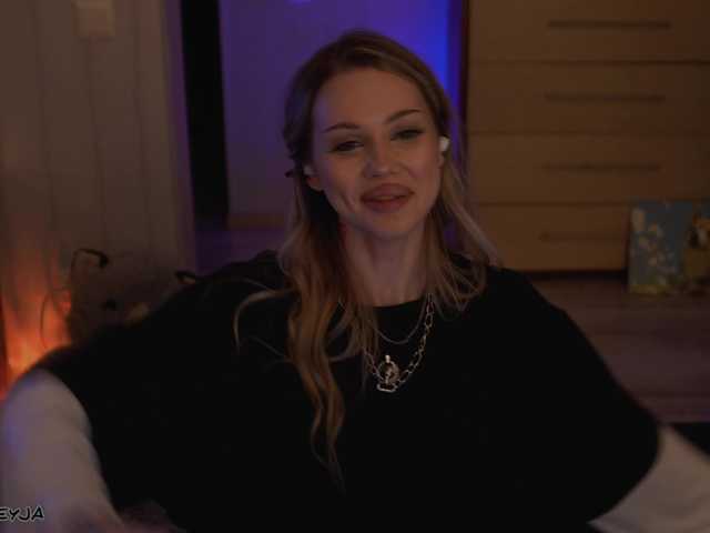 ManiFreyja's BongaCams show and profile