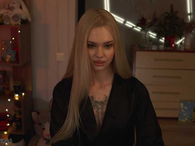 ManiFreyja's BongaCams show and profile