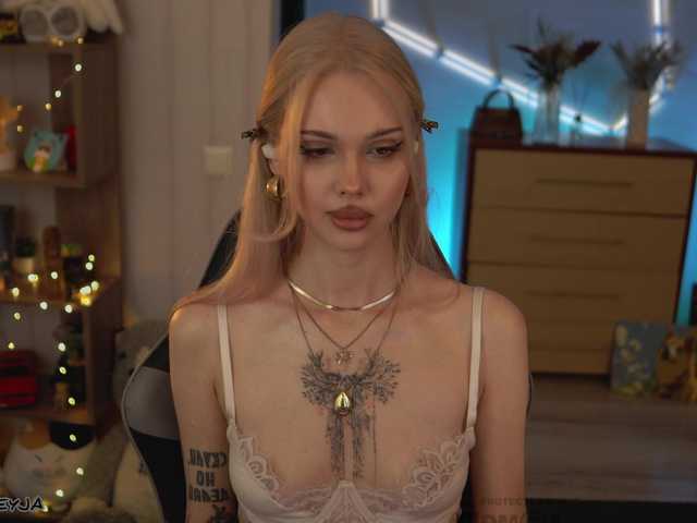 ManiFreyja's BongaCams show and profile