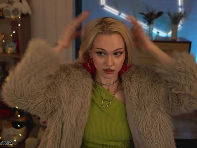 ManiFreyja's BongaCams show and profile