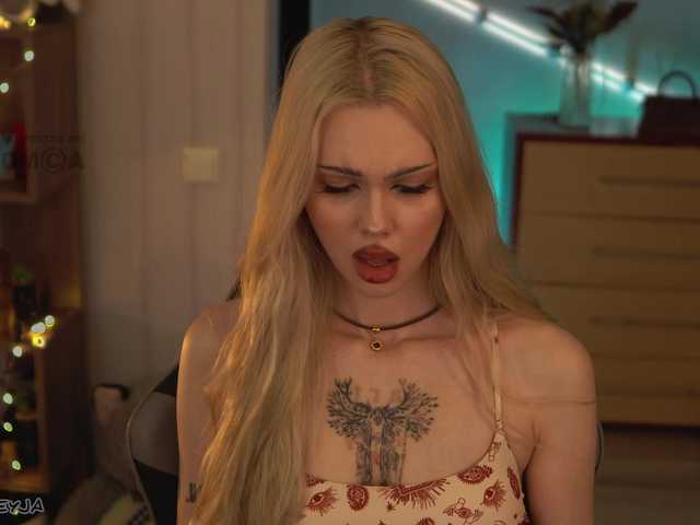 ManiFreyja's BongaCams show and profile