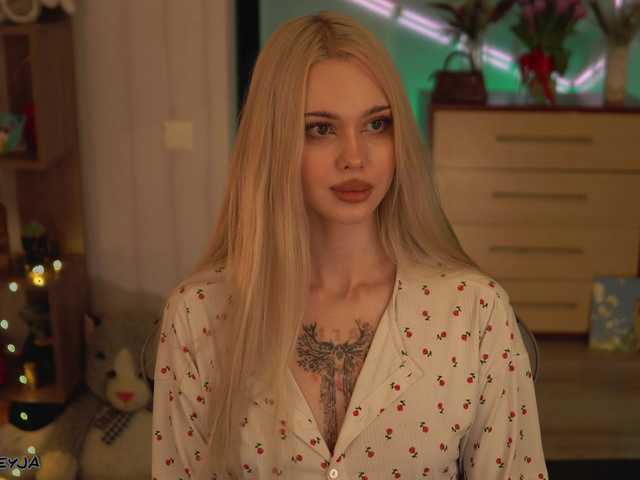 ManiFreyja's BongaCams show and profile