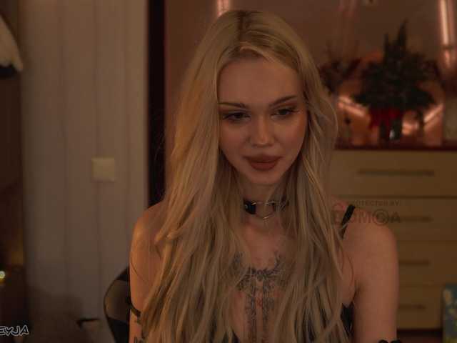 ManiFreyja's BongaCams show and profile