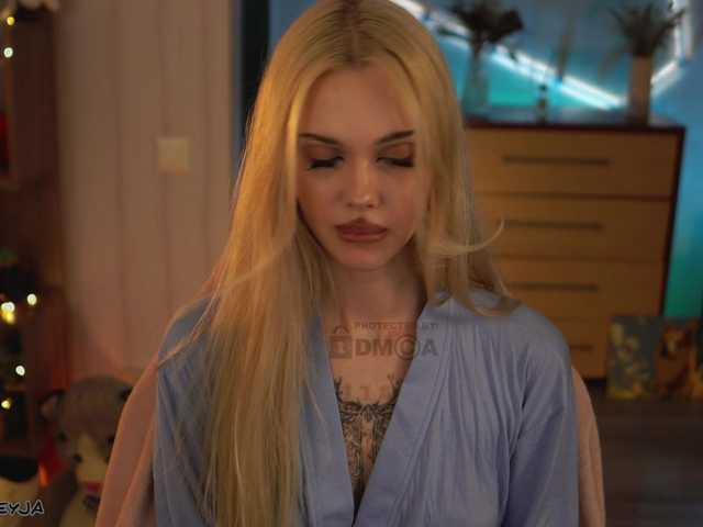 ManiFreyja's BongaCams show and profile