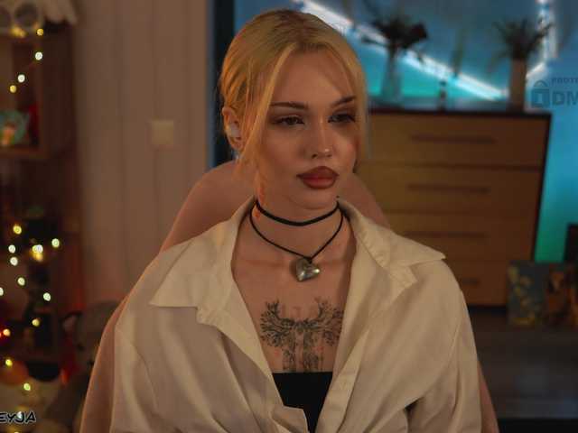 ManiFreyja's BongaCams show and profile