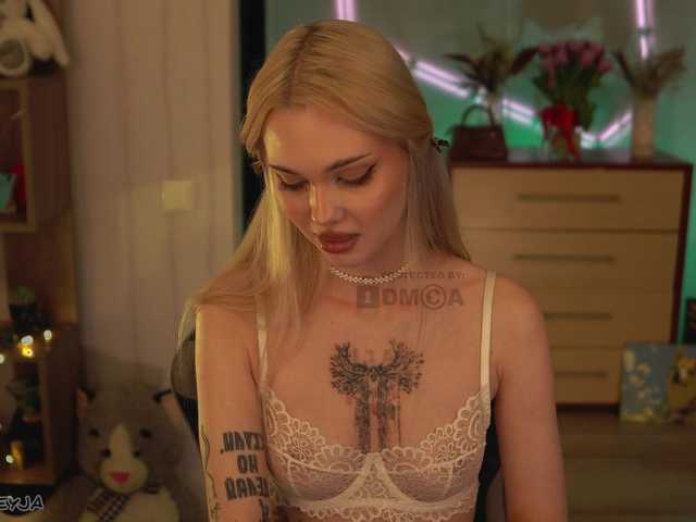 ManiFreyja's BongaCams show and profile