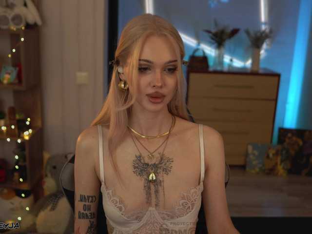 ManiFreyja's BongaCams show and profile