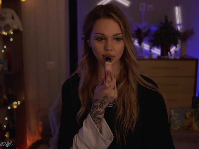 ManiFreyja's BongaCams show and profile