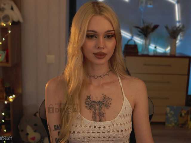 ManiFreyja's BongaCams show and profile