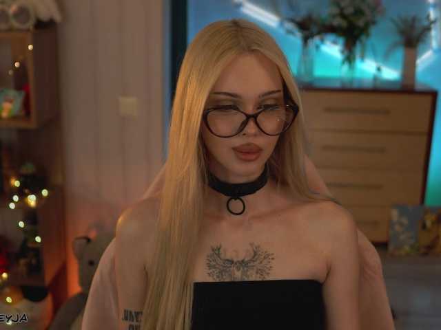 ManiFreyja's BongaCams show and profile