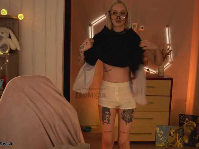 ManiFreyja's BongaCams show and profile