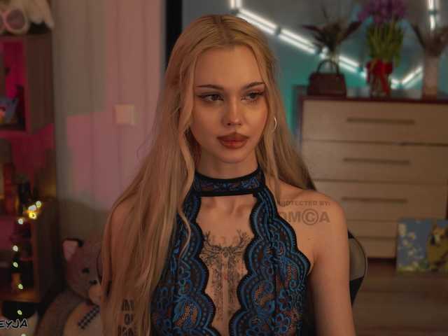 ManiFreyja's BongaCams show and profile