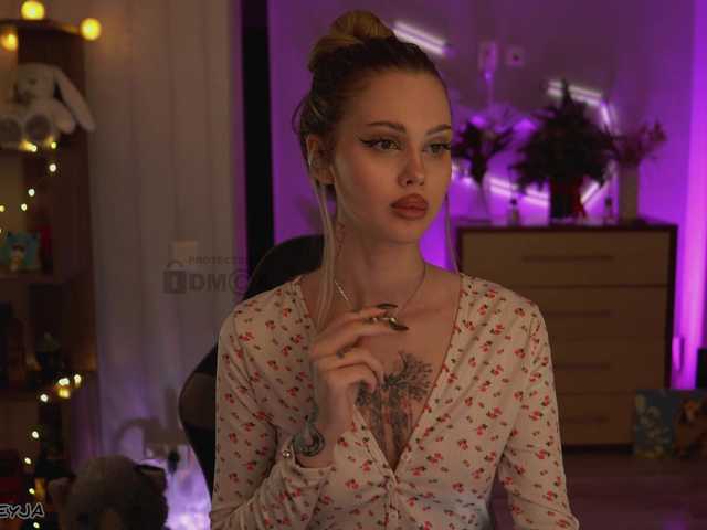 ManiFreyja's BongaCams show and profile