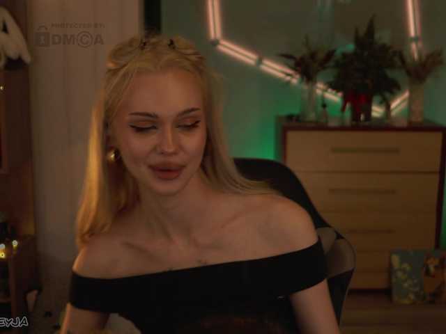 ManiFreyja's BongaCams show and profile