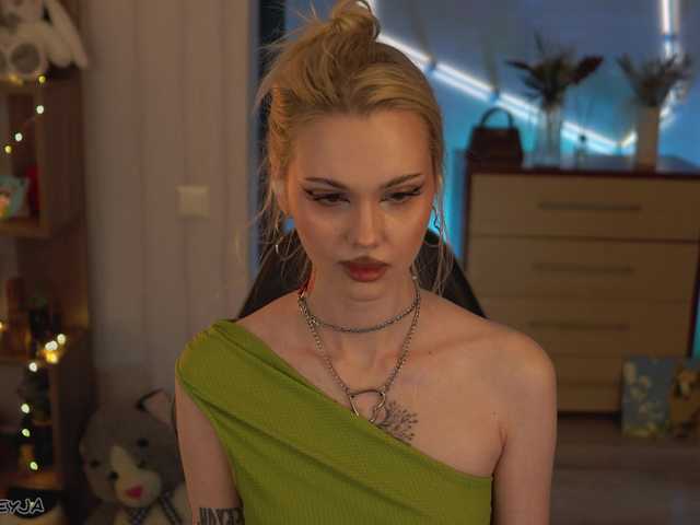 ManiFreyja's BongaCams show and profile
