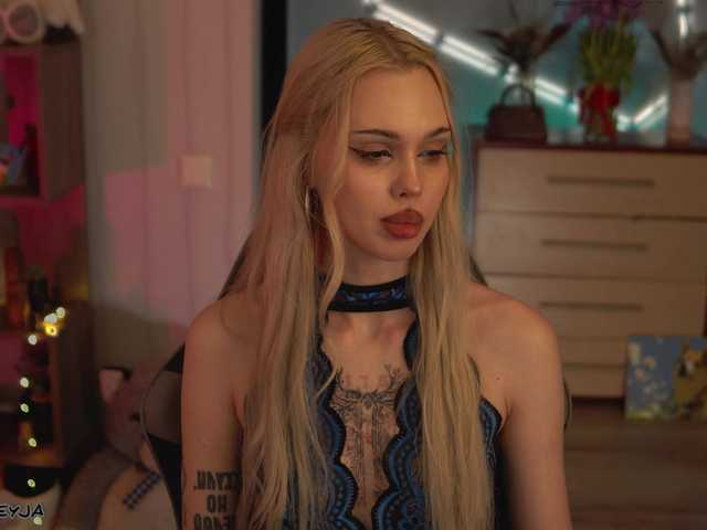 ManiFreyja's BongaCams show and profile