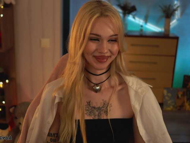 ManiFreyja's BongaCams show and profile