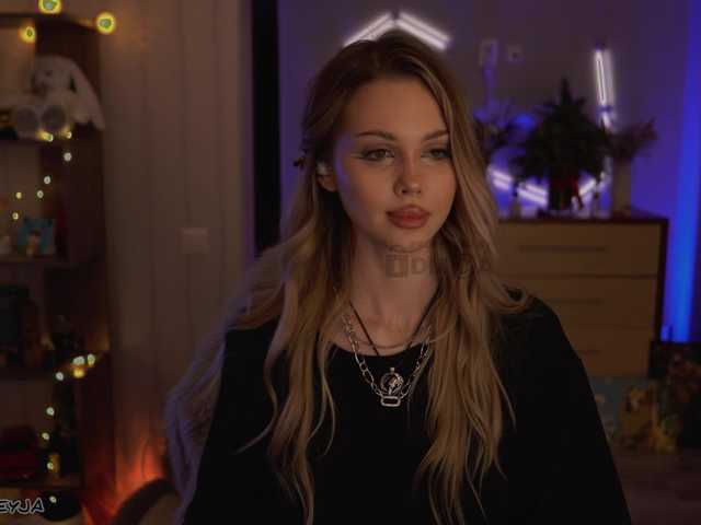 ManiFreyja's BongaCams show and profile