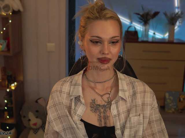 ManiFreyja's BongaCams show and profile