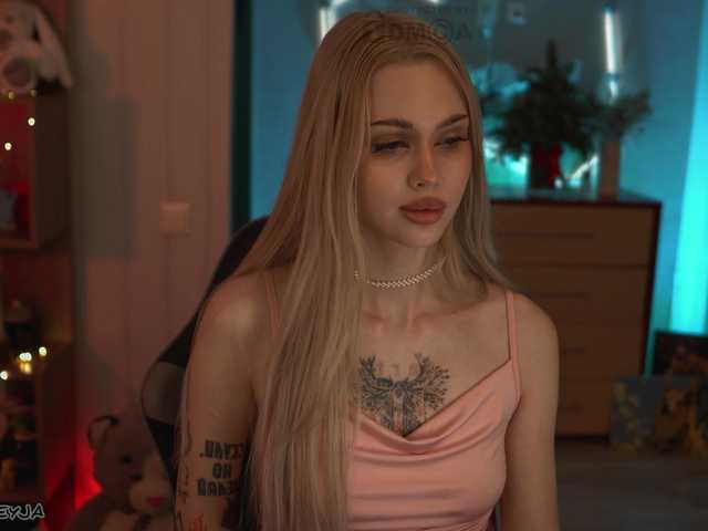 ManiFreyja's BongaCams show and profile