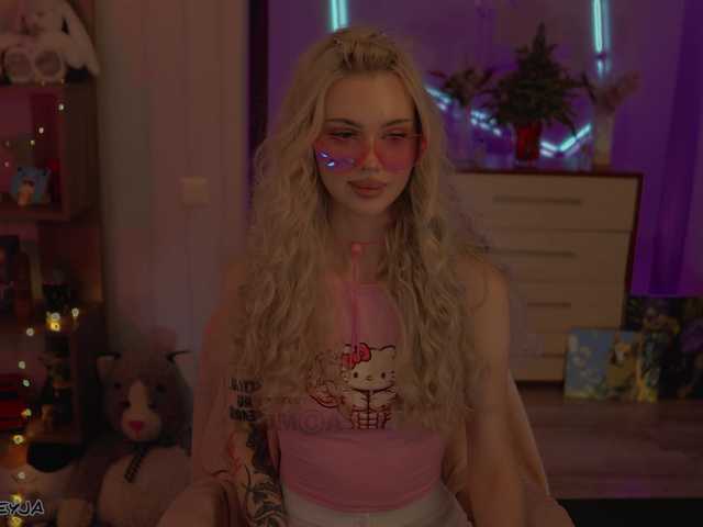 ManiFreyja's BongaCams show and profile