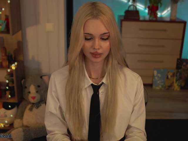 ManiFreyja's BongaCams show and profile