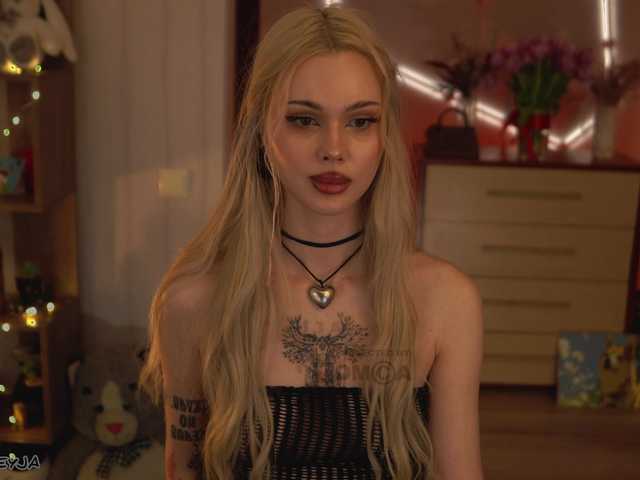 ManiFreyja's BongaCams show and profile