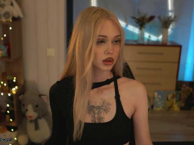 ManiFreyja's BongaCams show and profile