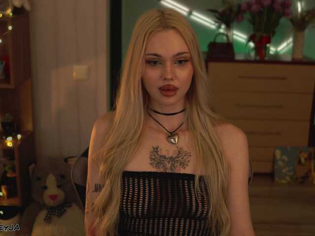 ManiFreyja's BongaCams show and profile