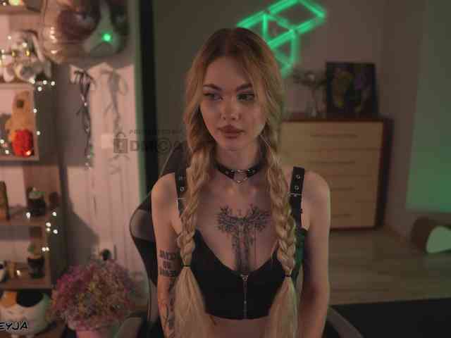Модель: ManiFreyja