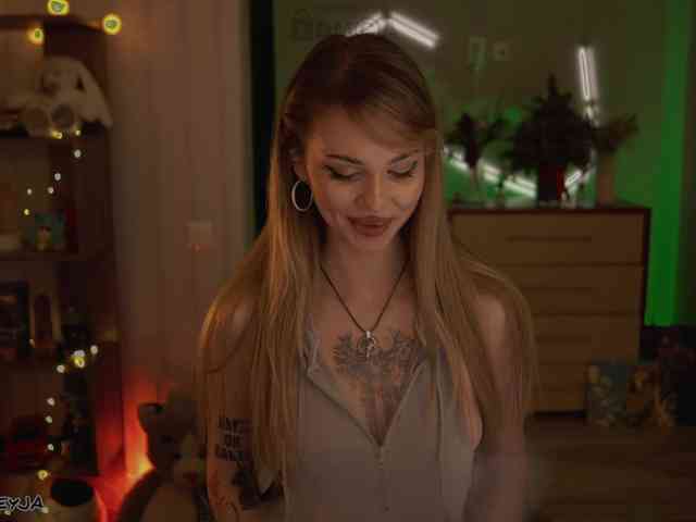 nude chatroom ManiFreyja