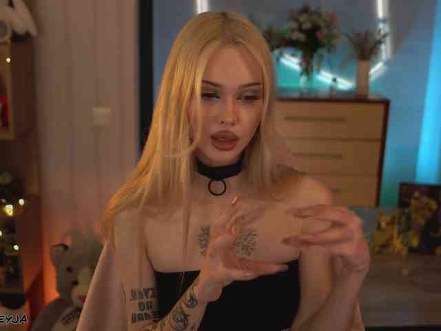 ManiFreyja Live Webcam on BongaCams