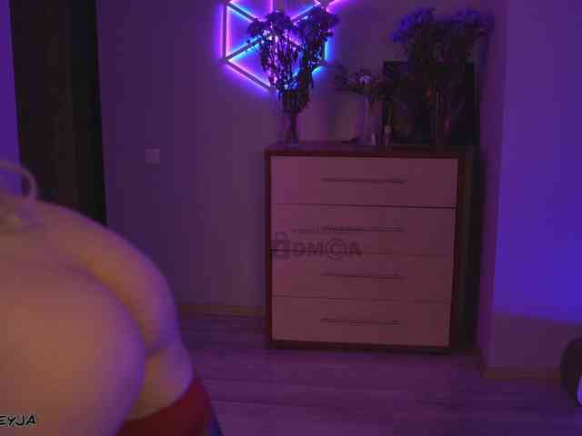 voyeur house ManiFreyja