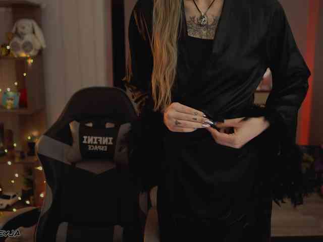 ManiFreyja ManiFreyja