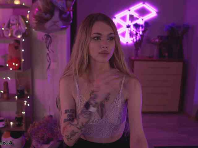 live voyeur ManiFreyja