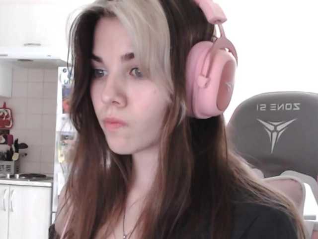 PeachGlowPH's BongaCams show and profile