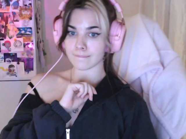 PeachGlowPH's BongaCams show and profile