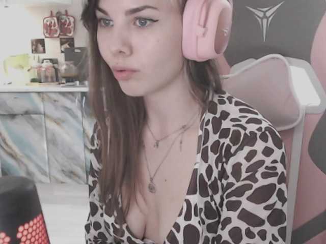 PeachGlowPH's BongaCams show and profile