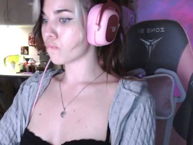 PeachGlowPH's BongaCams show and profile