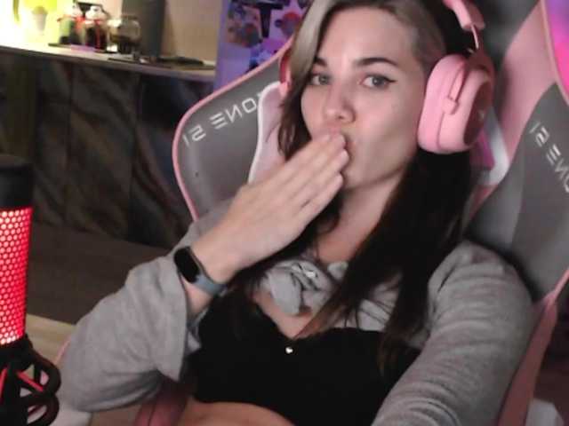 PeachGlowPH's BongaCams show and profile