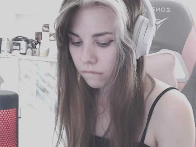 PeachGlowPH's BongaCams show and profile