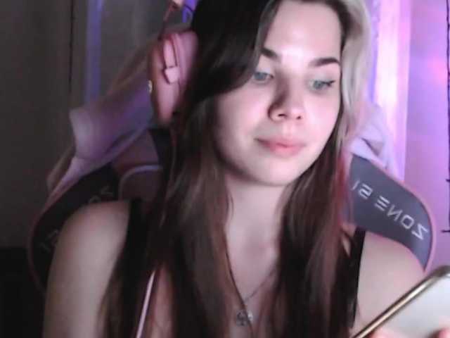 PeachGlowPH's BongaCams show and profile