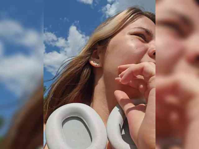 VanillaExplode webcam