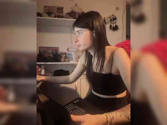 bonniewoods23 webcam