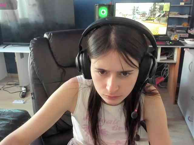 bonniewoods23 webcam