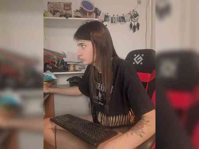 bonniewoods23 webcam