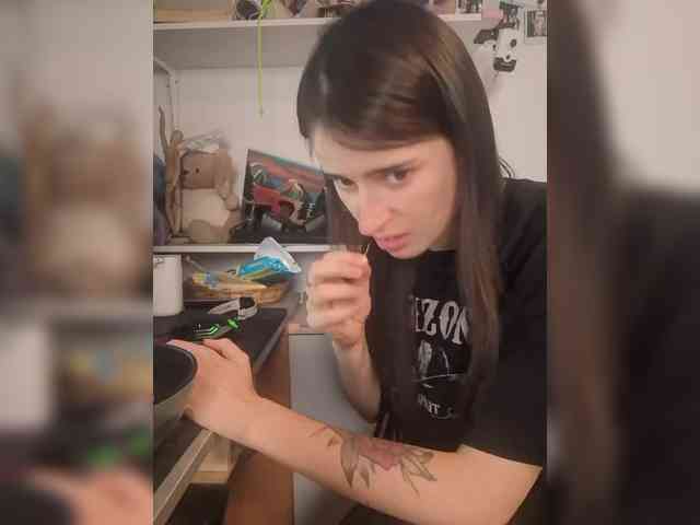 bonniewoods23 webcam