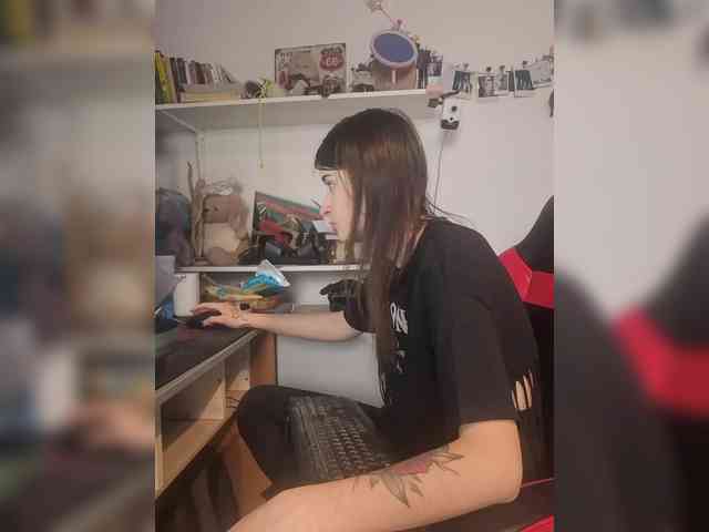 bonniewoods23 webcam