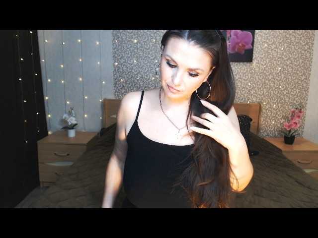 AwesomeValen's BongaCams show and profile