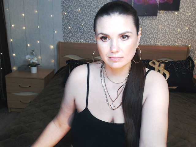 AwesomeValen's BongaCams show and profile